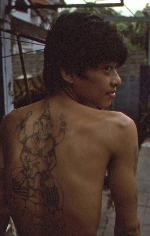 WT 0800 122-34 Thailand Tattoo Man 2.jpg